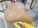 con este asiento tan original, el montar en bici te va a gustar mucho:)